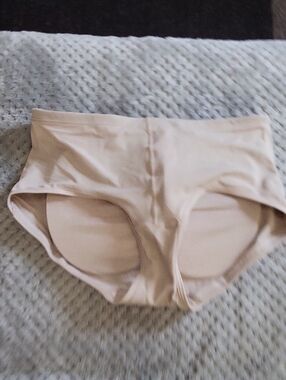 Nwt Leonisa Seamless Nude Instant Butt Lift Padded Panty Medium
